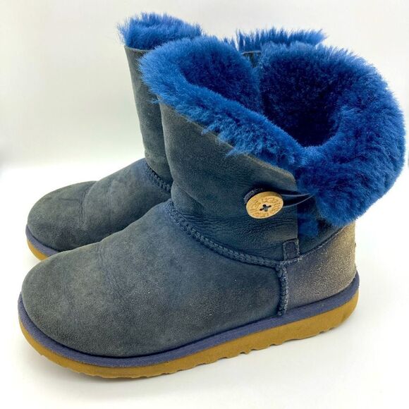 UGG Australia Bailey Genuine Sheepskin Boots Size 7 - Picture 1 of 9